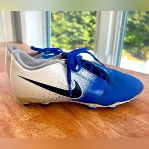Nike Phantom VNM Soccer Cleats Size YOUTH 6